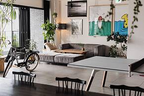 H Hotel