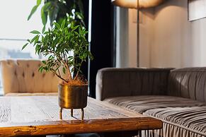 H Hotel