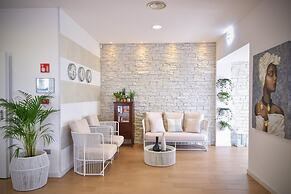 Lux Hotel