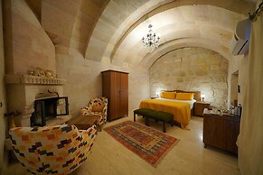 Salkim Cave House