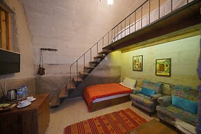 Salkim Cave House