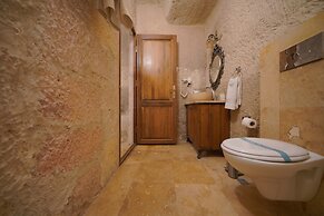 Salkim Cave House