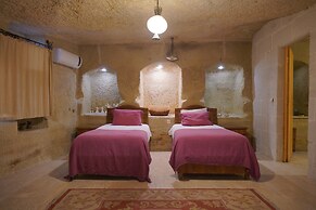 Salkim Cave House