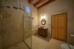 Salkim Cave House