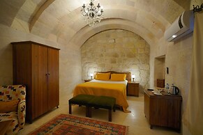 Salkim Cave House