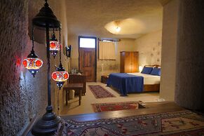 Salkim Cave House