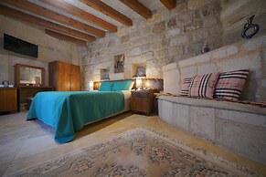Salkim Cave House