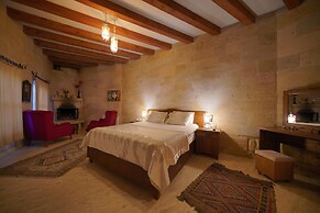 Salkim Cave House