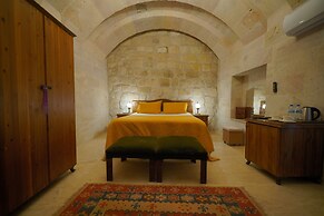 Salkim Cave House