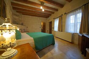 Salkim Cave House
