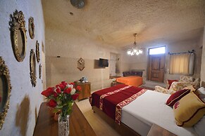 Salkim Cave House