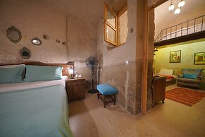 Salkim Cave House