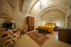 Salkim Cave House
