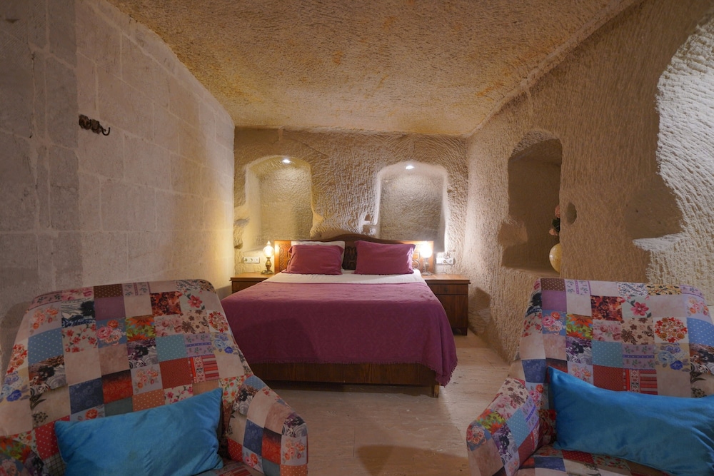 Salkim Cave House