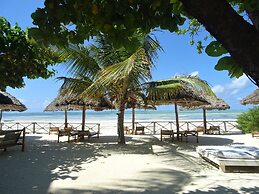 Makuti Beach Bungalows