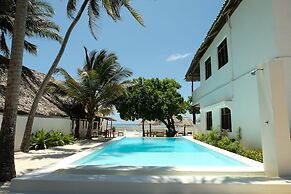 Makuti Beach Bungalows