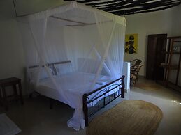 Makuti Beach Bungalows
