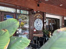 Longzhu Guesthouse