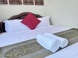 Longzhu Guesthouse