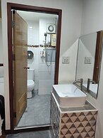 Longzhu Guesthouse