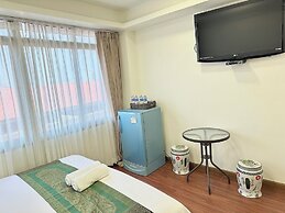 Longzhu Guesthouse