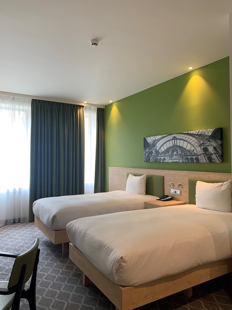 Hampton by Hilton Antwerp Central Station