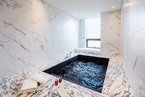 Ramada Seoul Sindorim Hotel