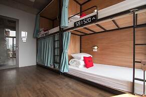 Soft Pillow Hostel - Adults Only