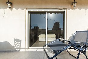 MAMAD - Spacious Duplex with Terrace 3-min From the Beach