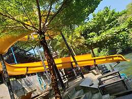 Natthapon Resort