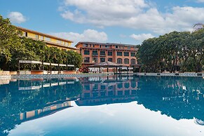 Discover Resorts