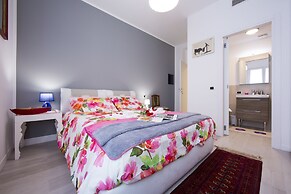 Raimondi Apartment