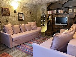 Kayhan Cave Villa