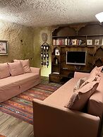 Kayhan Cave Villa
