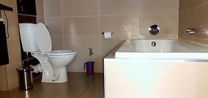 Alcazaba Lodges