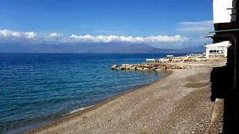 Derveni Luxury Apartments