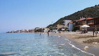 Derveni Luxury Apartments