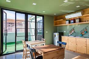 Travel Light Hostel Pattaya