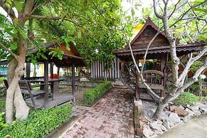 Paradise Resort
