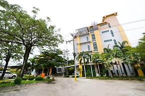 Paradise Resort