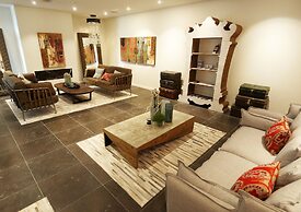 Easy Living Hotel