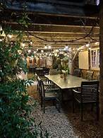 Old White Hart