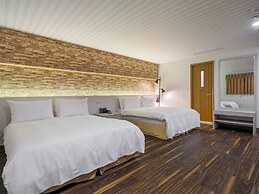 West Hotel