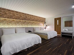 West Hotel