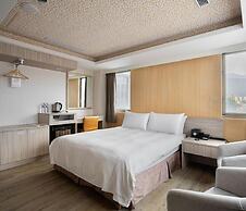 West Hotel