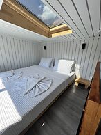 Grenadine Lodge