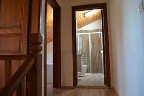 Grenadine Lodge