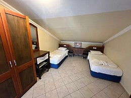 Grenadine Lodge