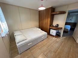 Grenadine Lodge