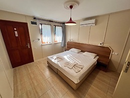 Grenadine Lodge